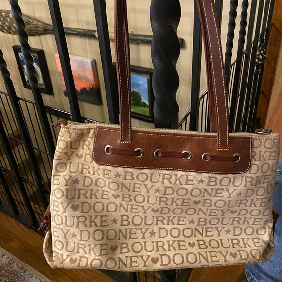 Vintage Dooney and Bourke handbag - Picture 4 of 13